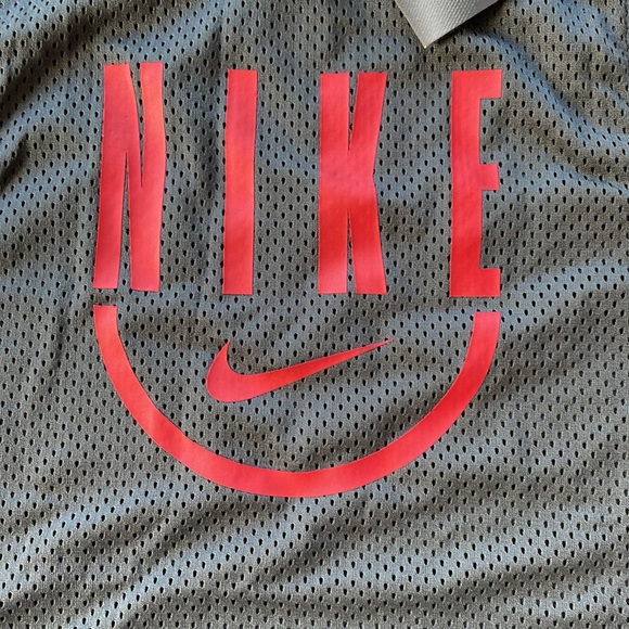 NWT NIKE BOY'S MESH BASKETBALL TANK SIZE LARGE AQ9595-060 - Picture 2 of 4